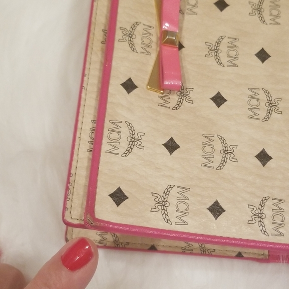 MCM Crossbody Handbag - Picture 7 of 8